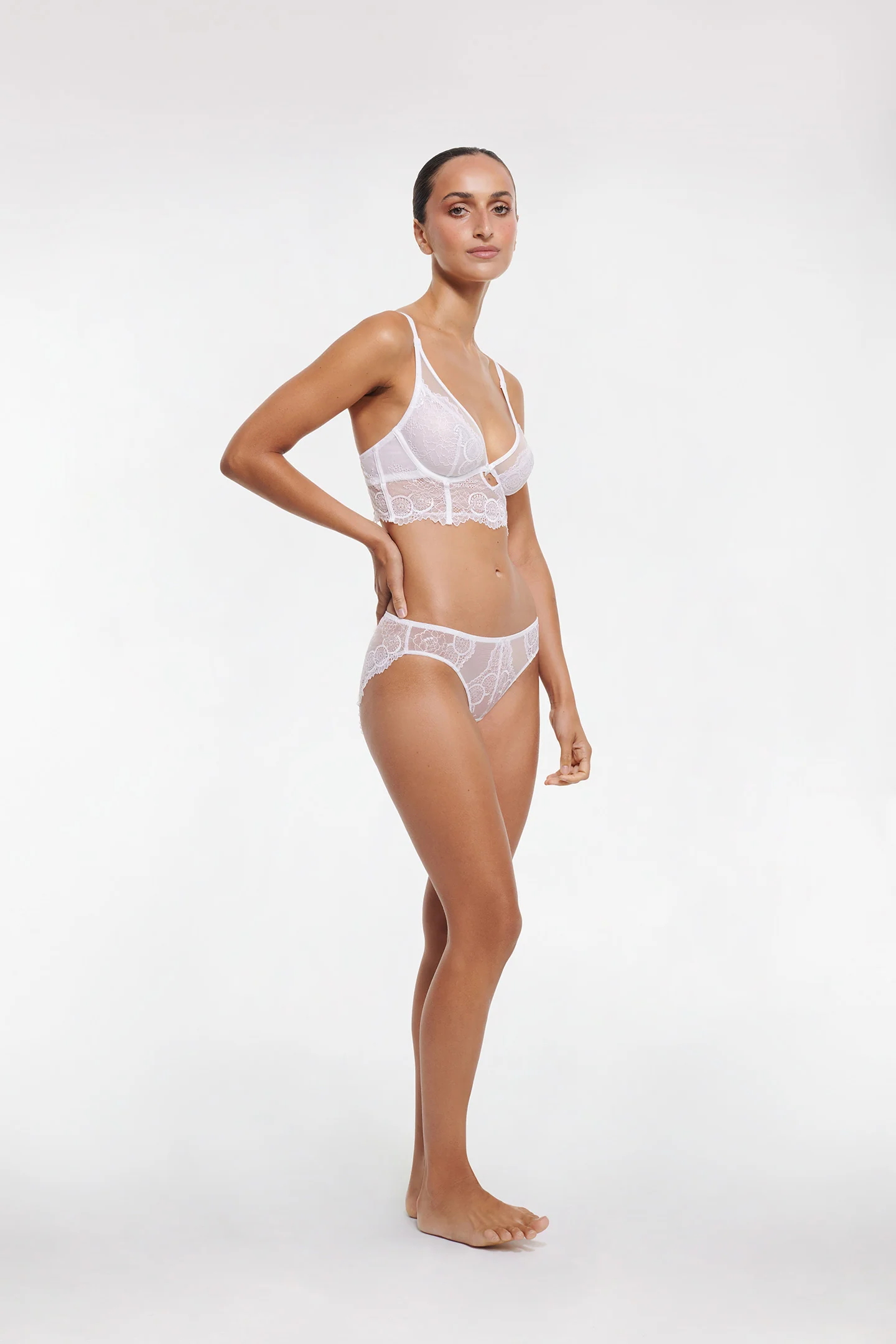 AMOUR PLUNGE SOFT CUP BRA - Image 3
