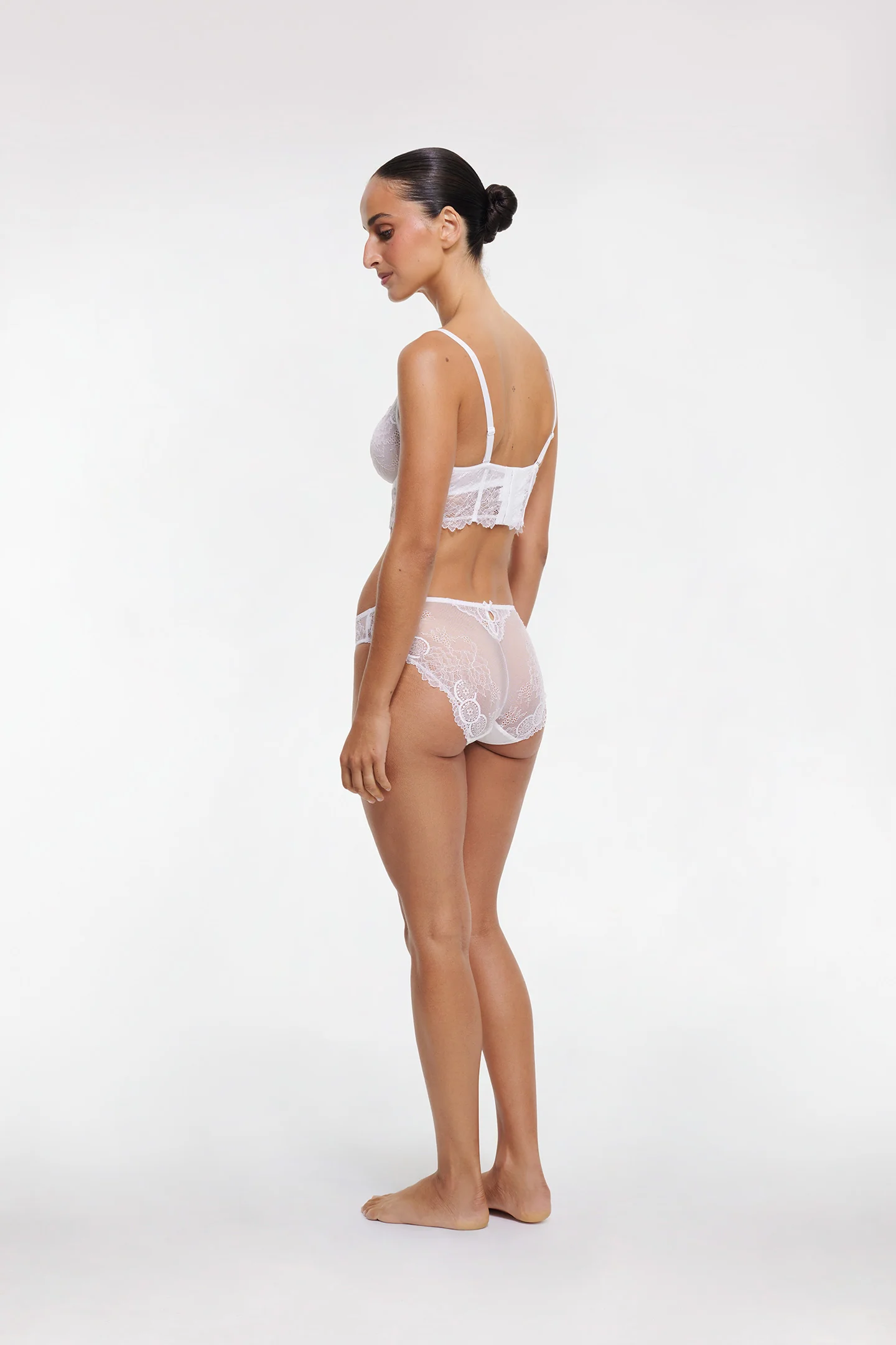 AMOUR PLUNGE SOFT CUP BRA - Image 7