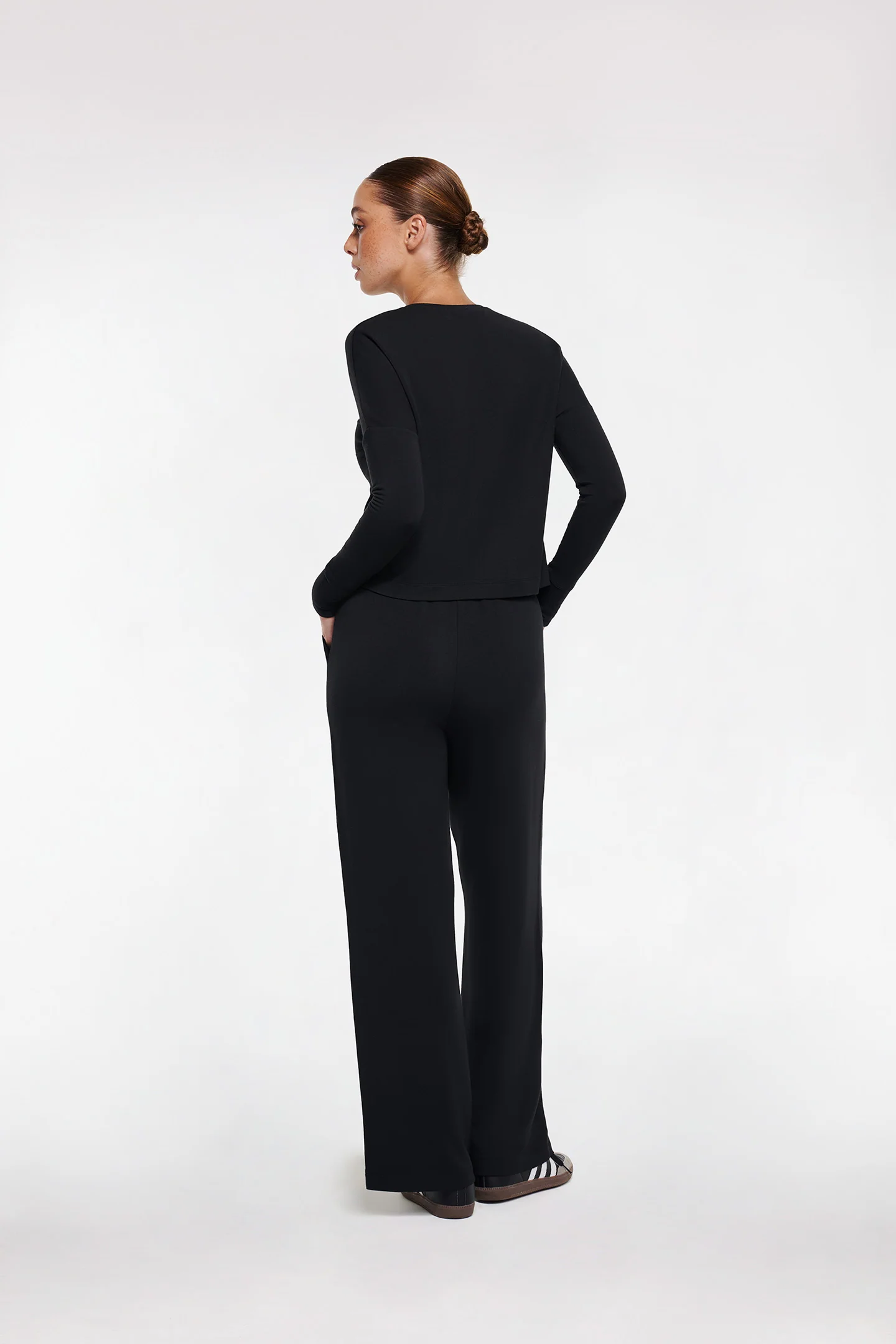 ATHLEISURE CROPPED SWEATER - Image 5