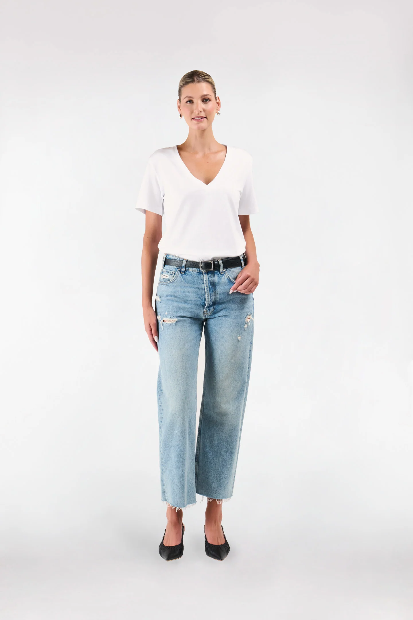 CLASSIC V NECK T SHIRT
