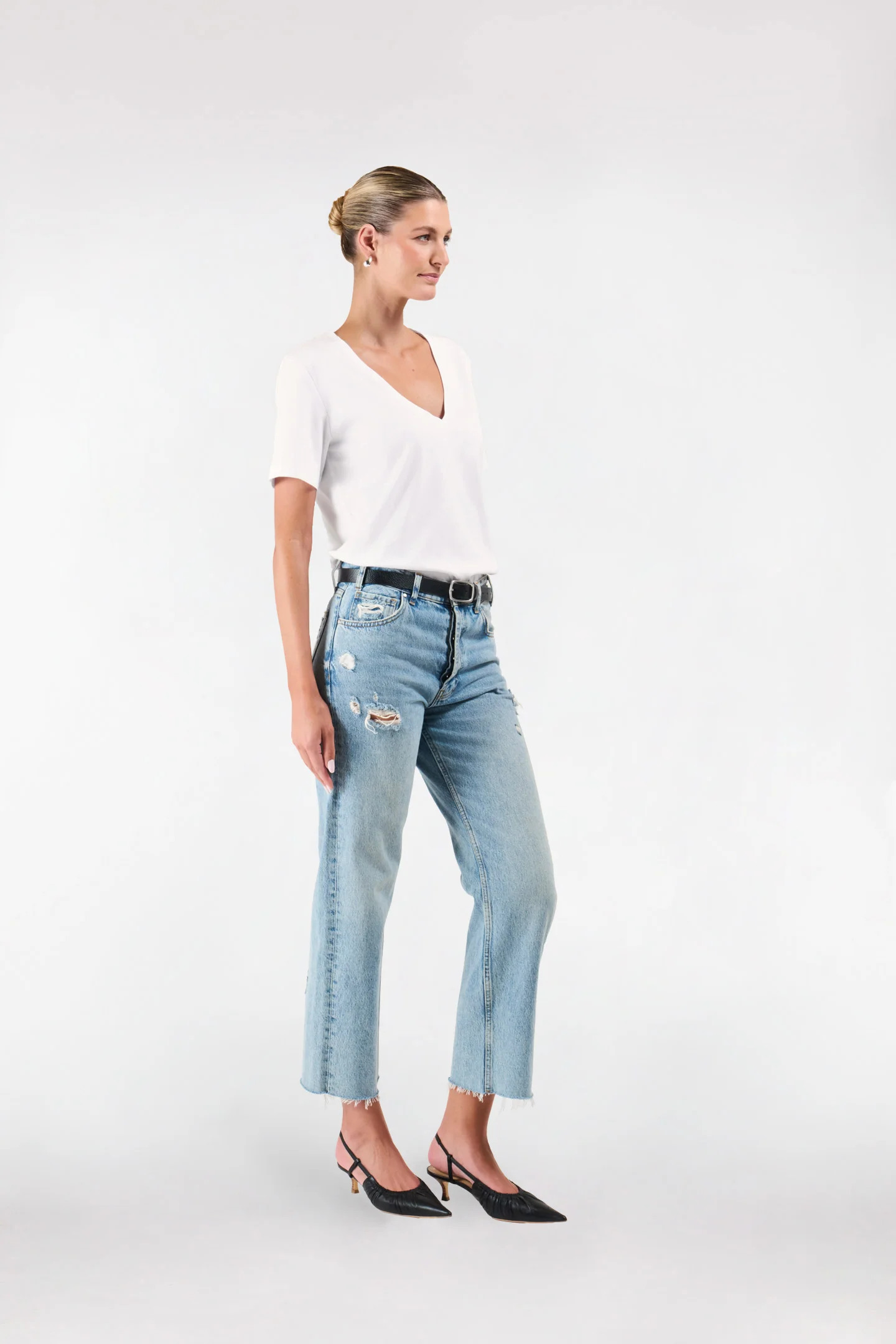 CLASSIC V NECK T SHIRT - Image 2