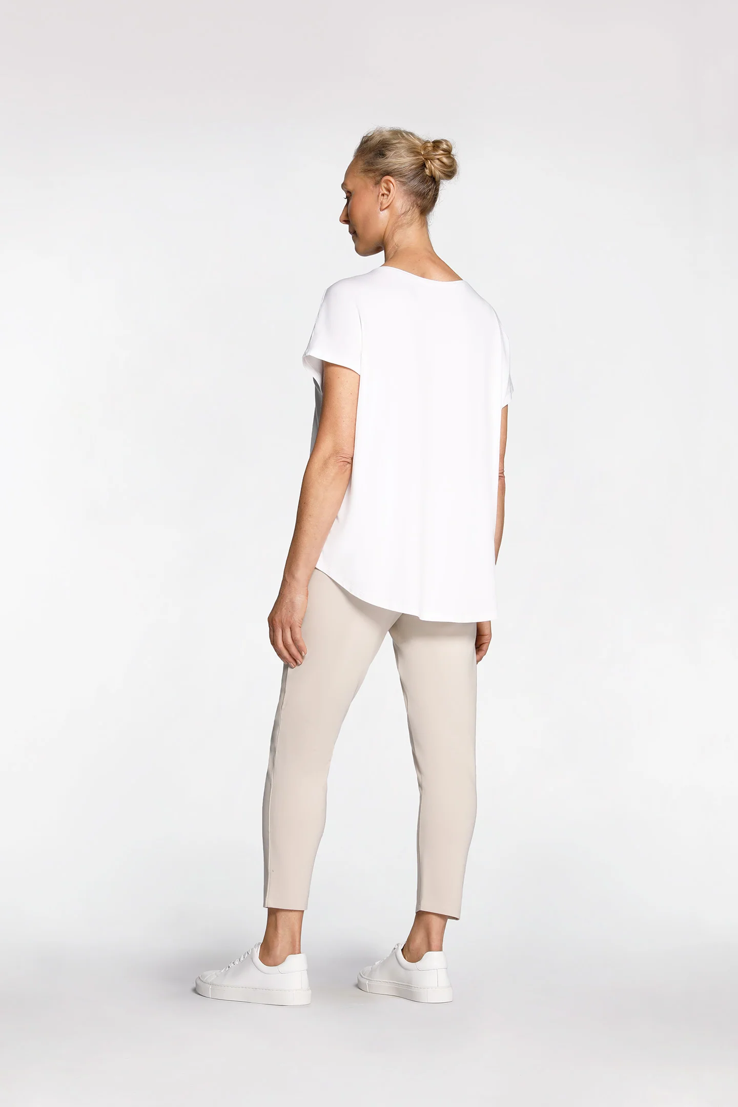 ESSENTIAL T SHIRT - Image 4