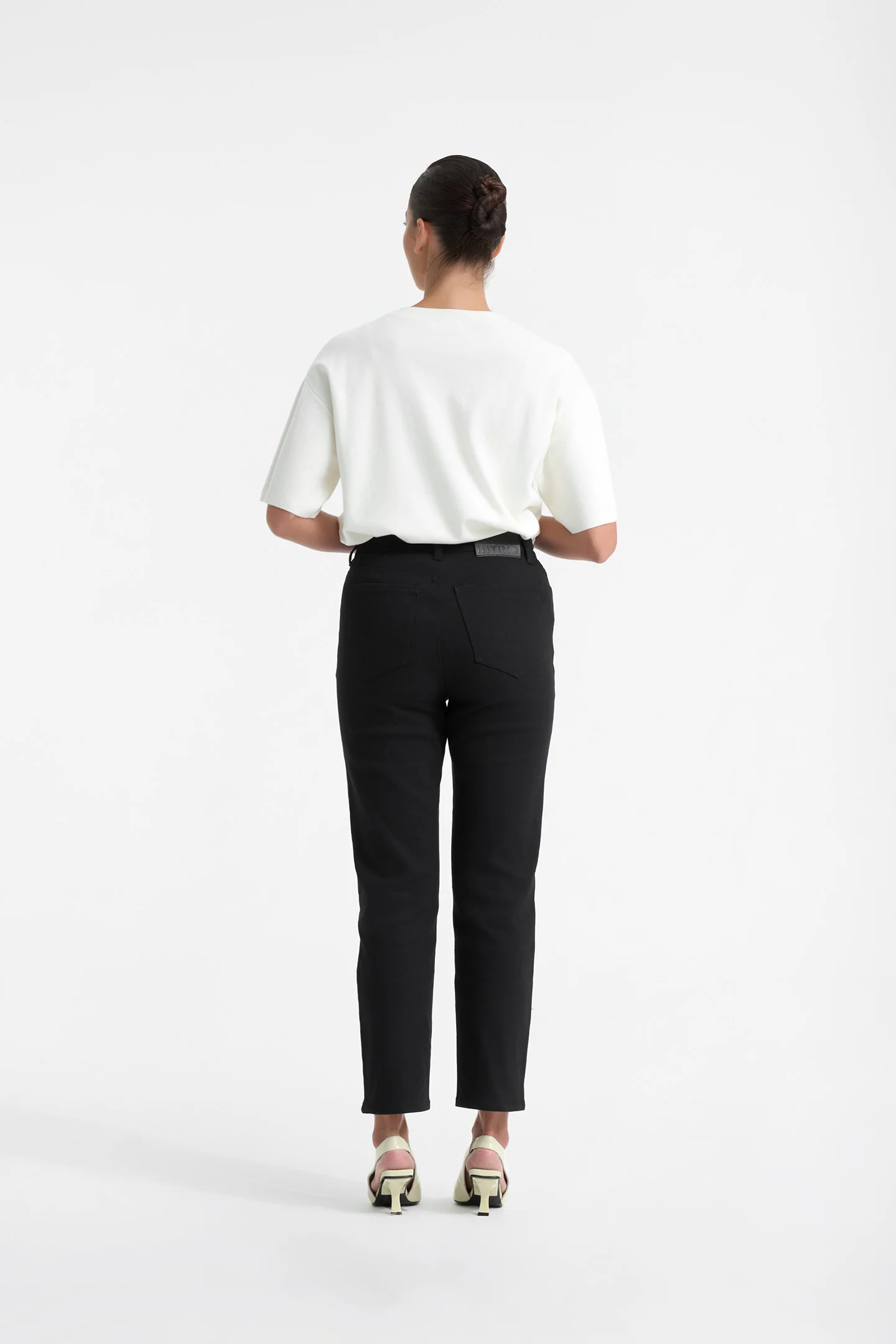 MID RISE CROP JEAN - Image 3